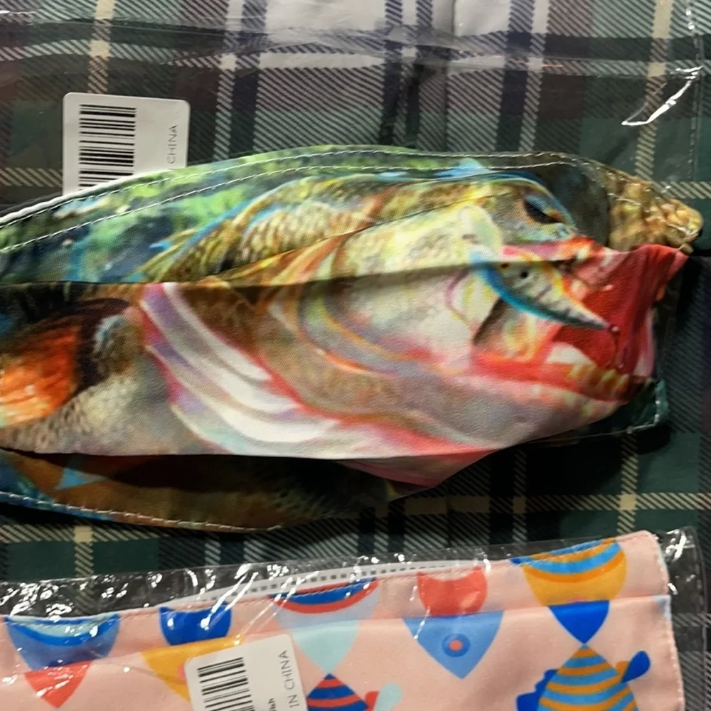 New set/2 fish face masks